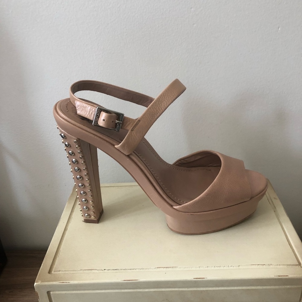 Vince Camuto ankle strap sandal pumps in nude